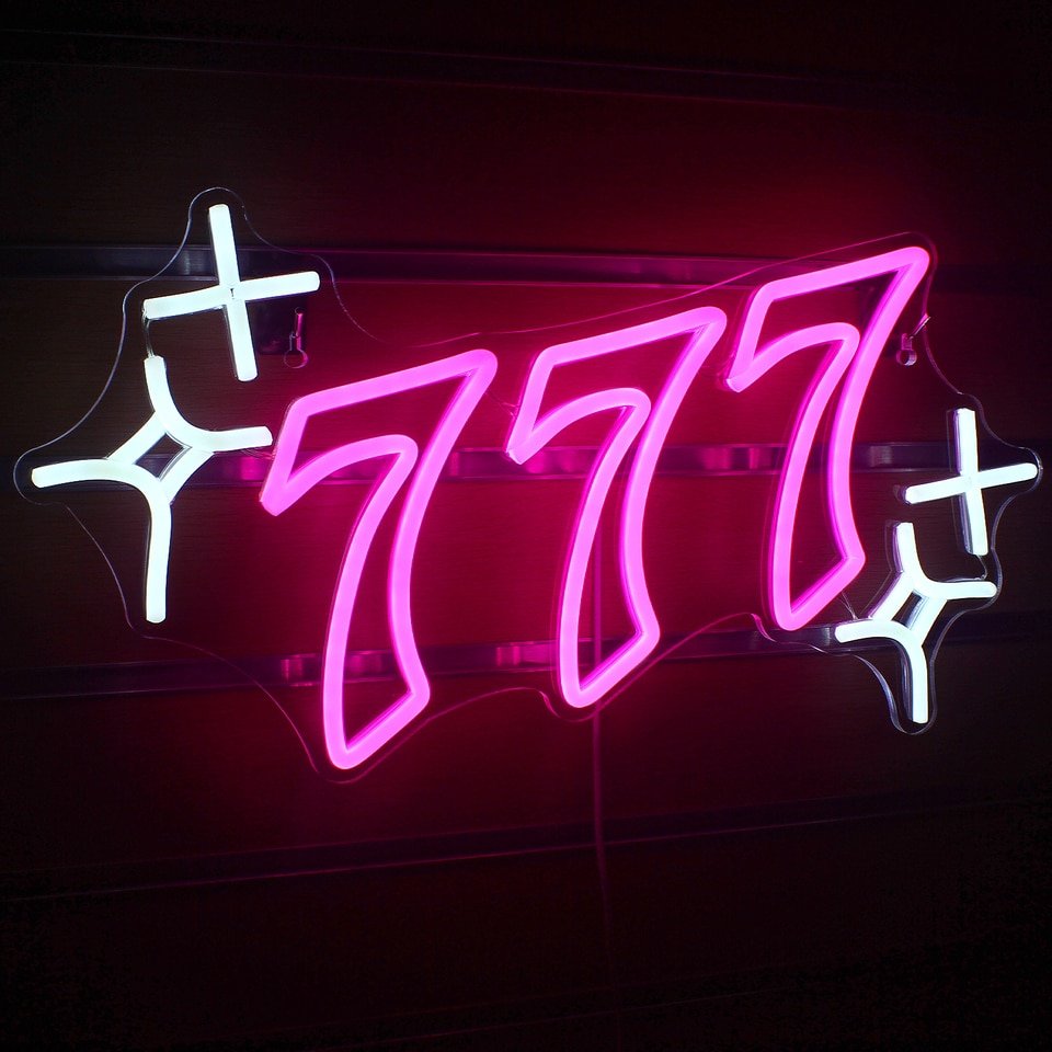 Néon "777" - 8