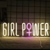 Néon "Girl Power"